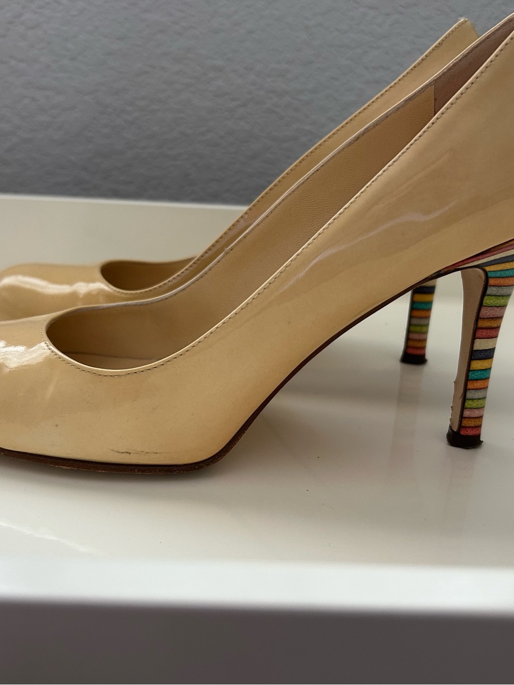 kate spade Karolina Patent Pumps RARE FIND with Multicolor Striped Heels - Picture 4 of 8